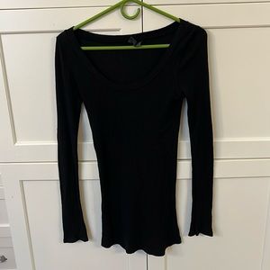 Michael Stars women Legacy Raw Edge Tee Black Long Sleeve Ribbed Fitted OS